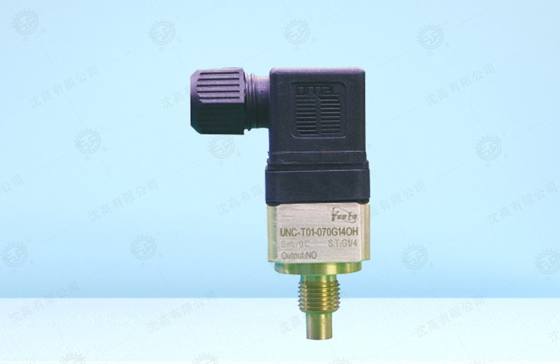 Mechanical temperature switch